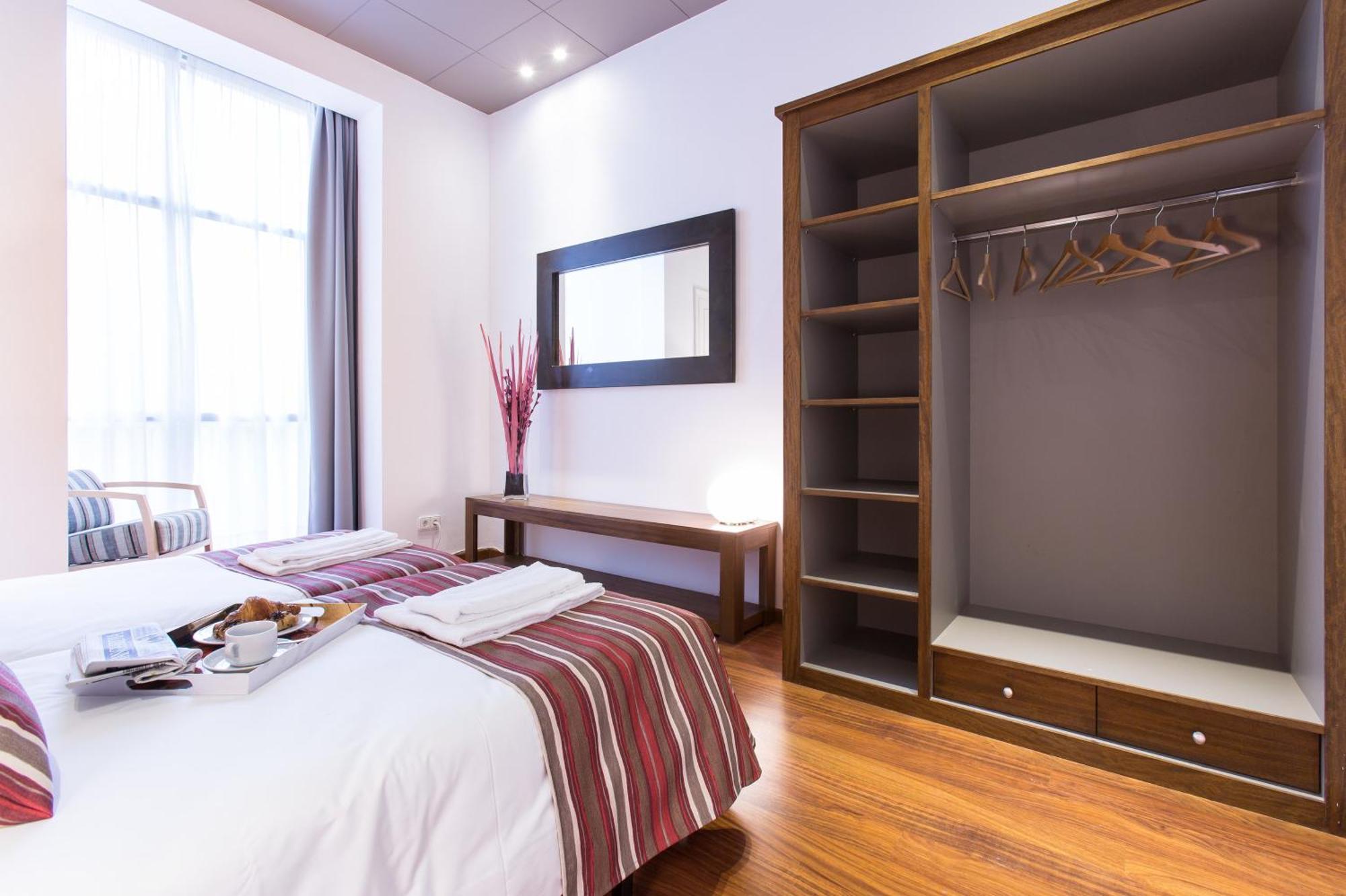 Serennia Apartamentos Ramblas - Placa Catalunya Barcelona Szoba fotó