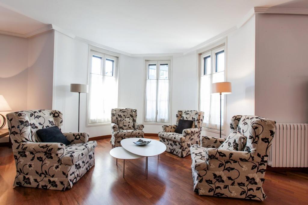 Serennia Apartamentos Ramblas - Placa Catalunya Barcelona Szoba fotó