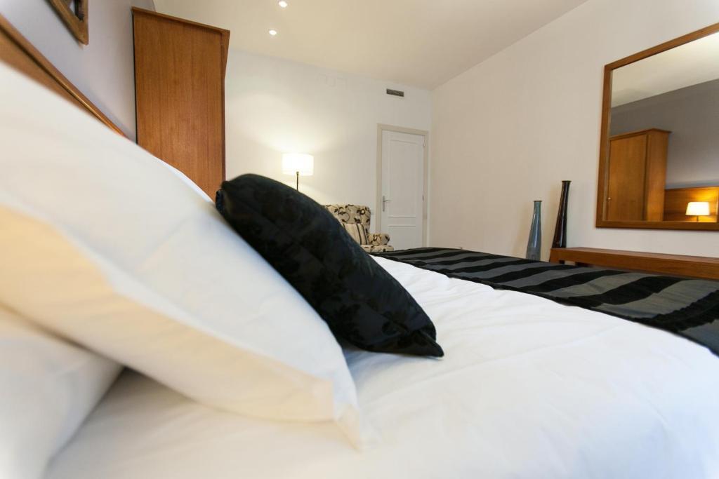 Serennia Apartamentos Ramblas - Placa Catalunya Barcelona Szoba fotó