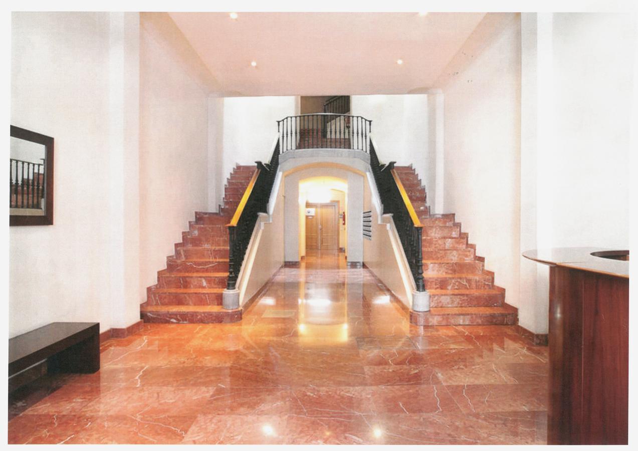 Serennia Apartamentos Ramblas - Placa Catalunya Barcelona Kültér fotó