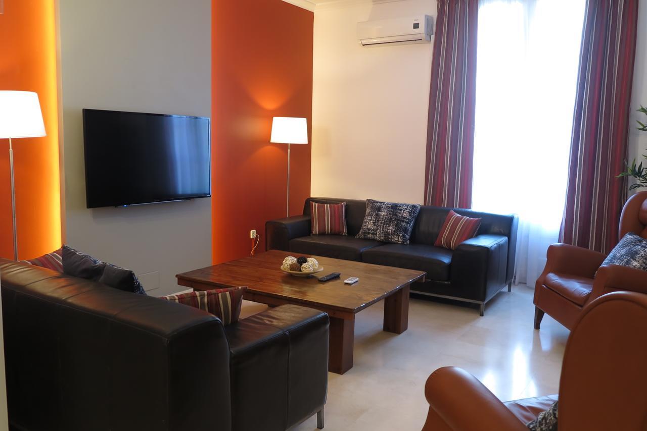 Serennia Apartamentos Ramblas - Placa Catalunya Barcelona Kültér fotó