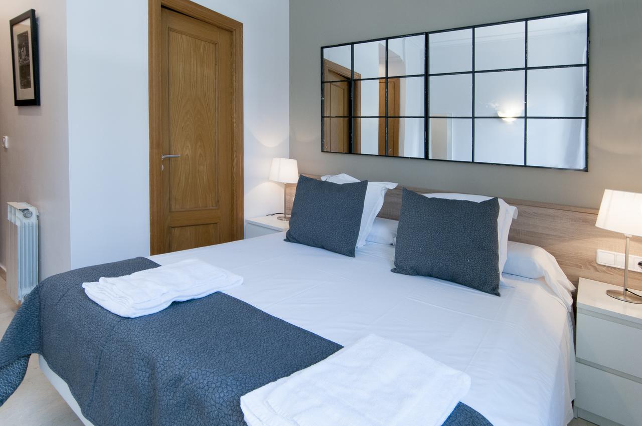 Serennia Apartamentos Ramblas - Placa Catalunya Barcelona Kültér fotó
