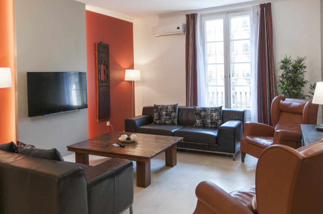 Serennia Apartamentos Ramblas - Placa Catalunya Barcelona Kültér fotó