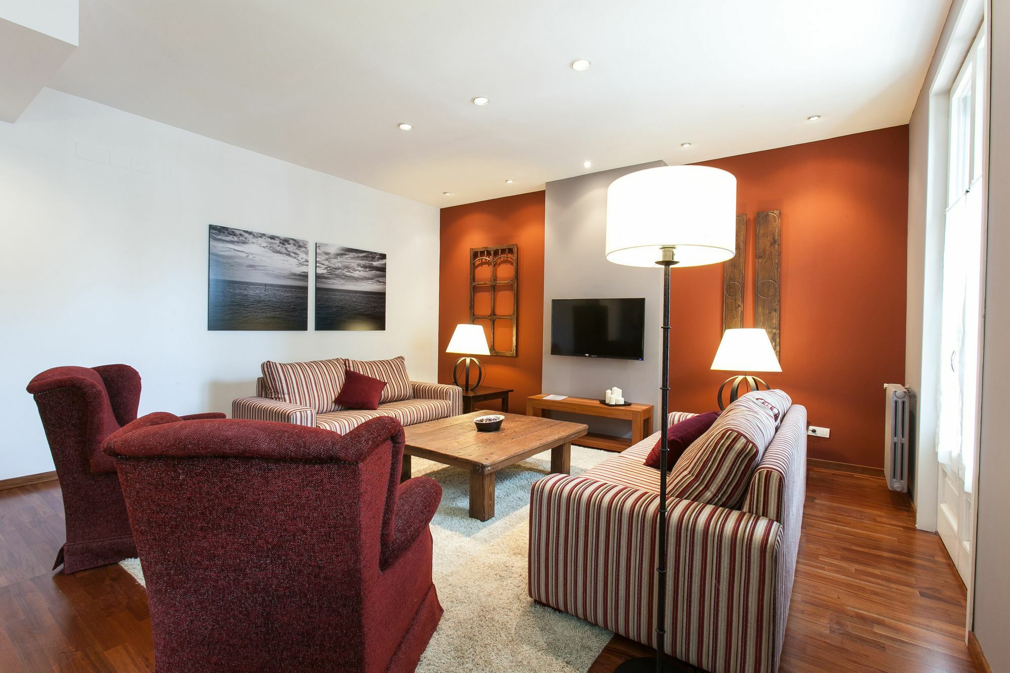 Serennia Apartamentos Ramblas - Placa Catalunya Barcelona Kültér fotó