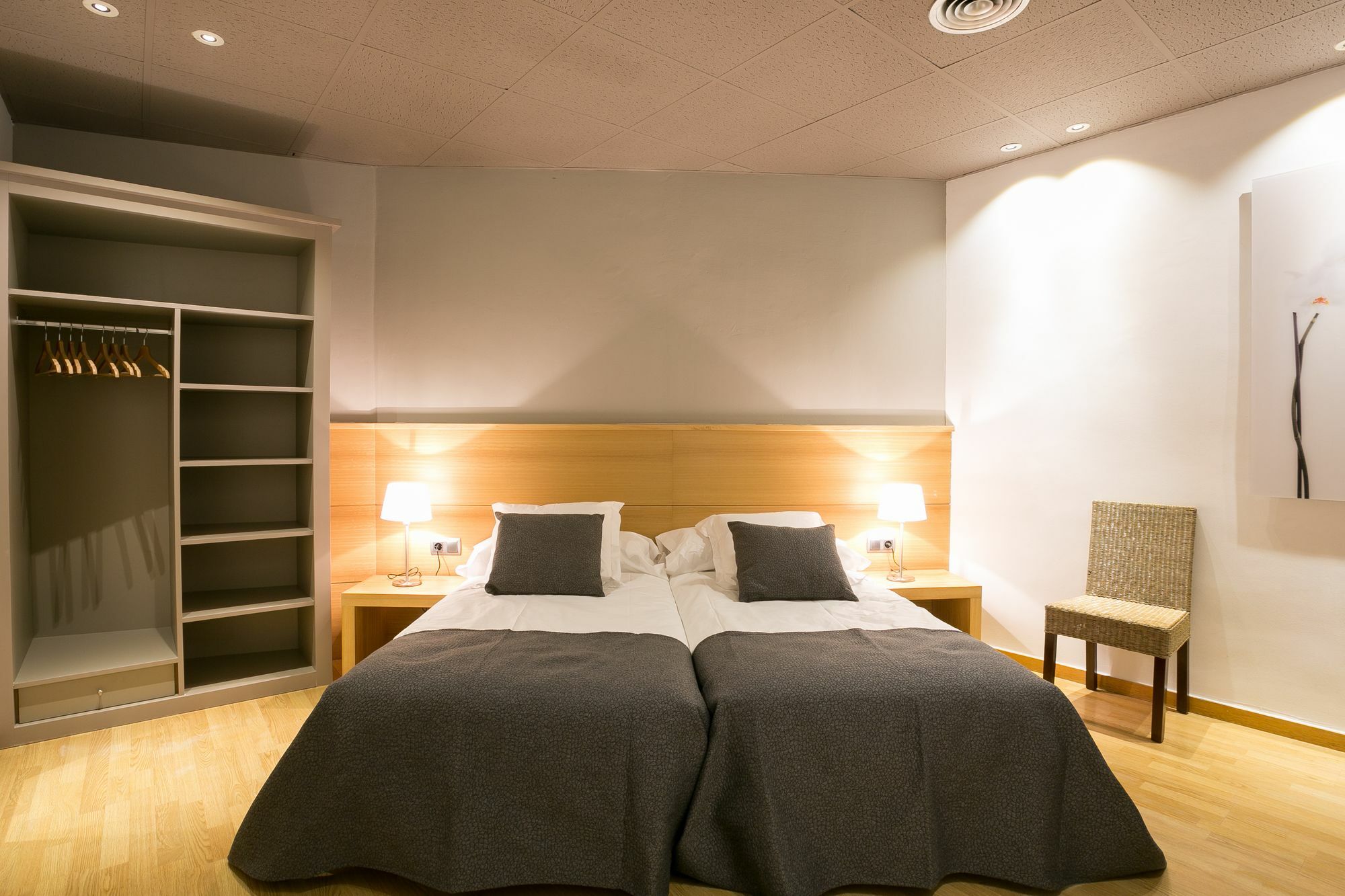 Serennia Apartamentos Ramblas - Placa Catalunya Barcelona Kültér fotó